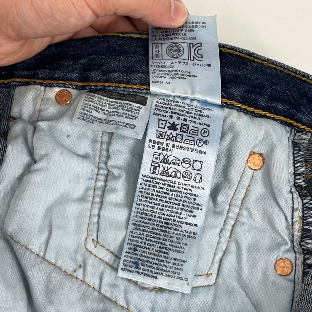 Levis 501 Original Fit Jeans Mens 44x30 Blue Denim Medium Wash Button Fly - Picture 8 of 9